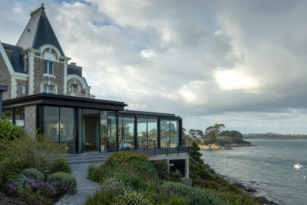 Véranda à Dinard : sites classés, vue mer et règles d'urbanisme